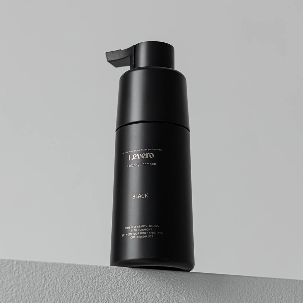 Levero Black detail