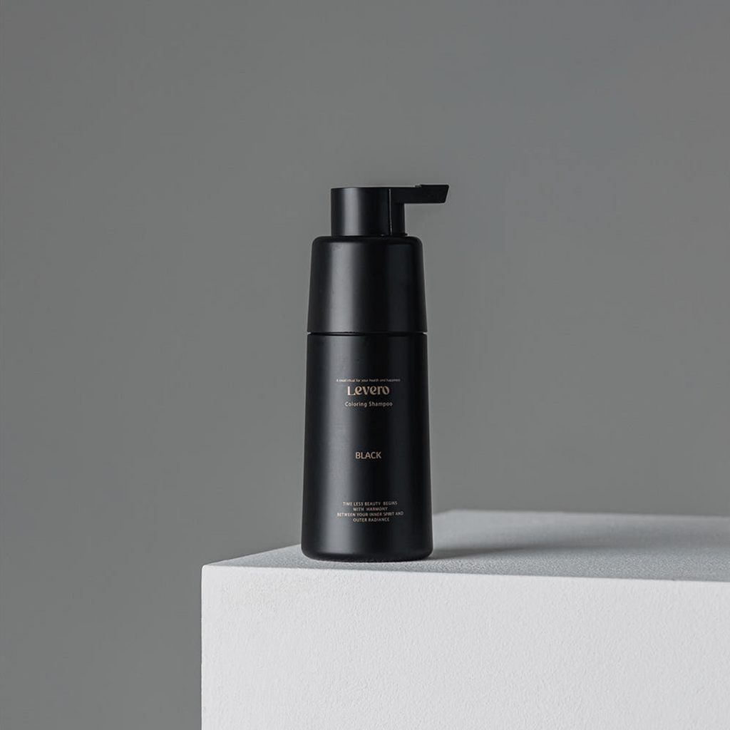 Levero Black bottle